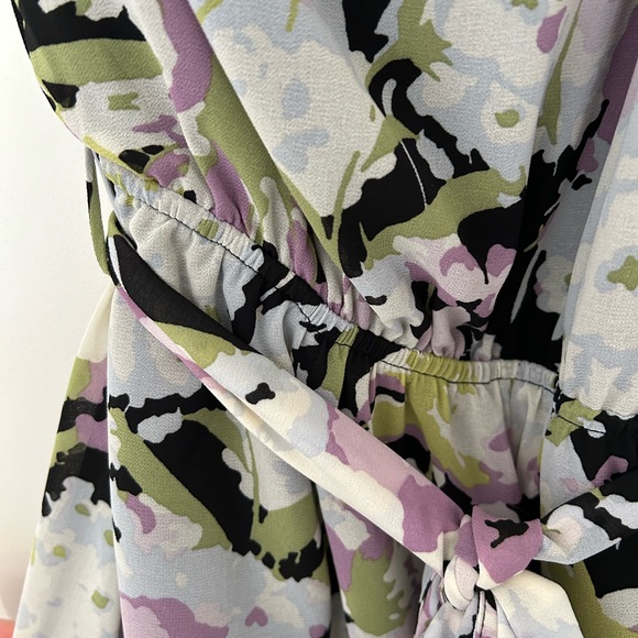 EUC Women’s Dynamite One Strap Abstract Romper - Size Small - Picture 4 of 5